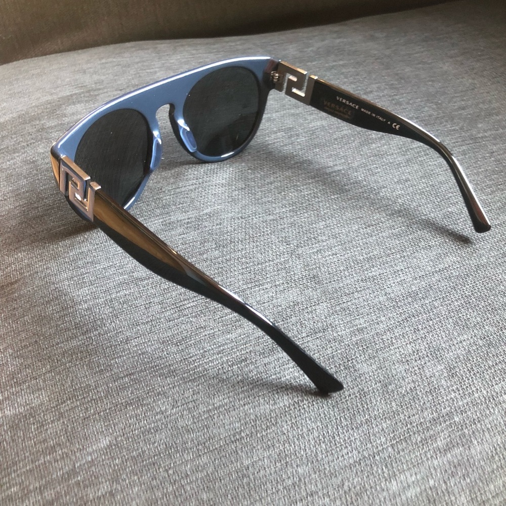 Versace Sunglasses - Picture 4 of 8